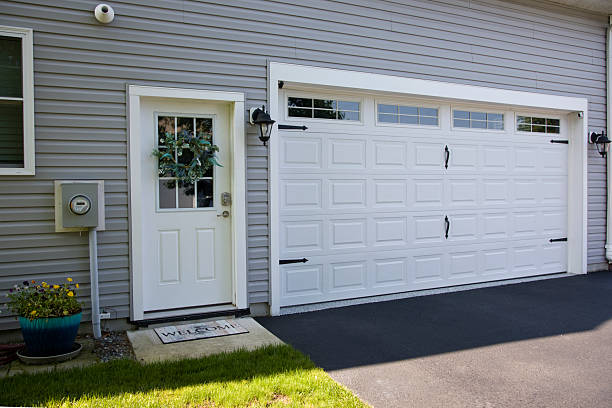 24/7 Emergency Garage Door Panel Replacement experts in Ucon, ID
